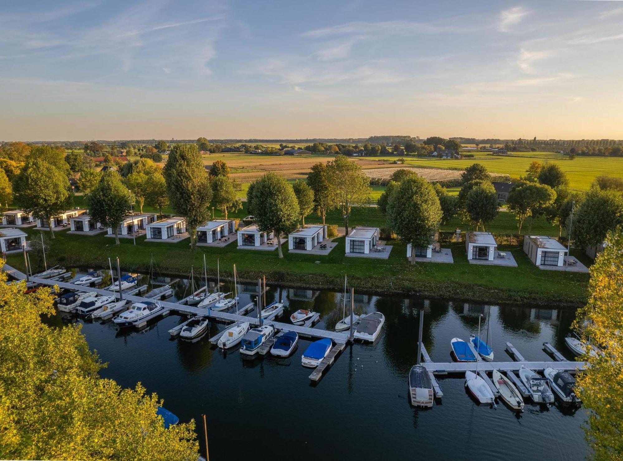 Marinapark Bad Nederrijn Hotel Maurik Exterior foto