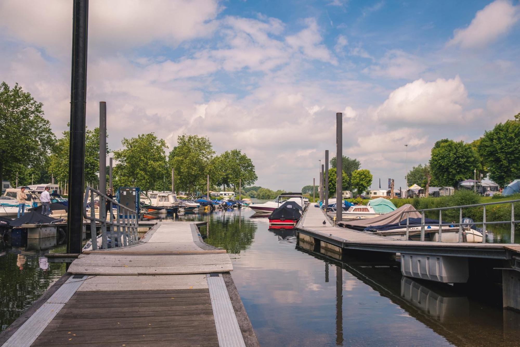 Marinapark Bad Nederrijn Hotel Maurik Exterior foto